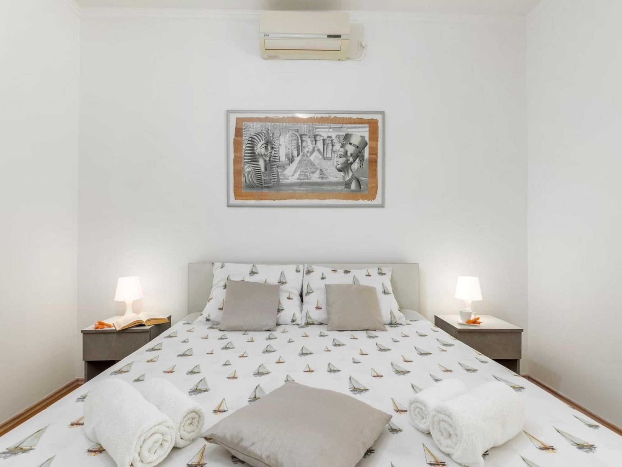 With Private Pool And Jacuzzi Pula