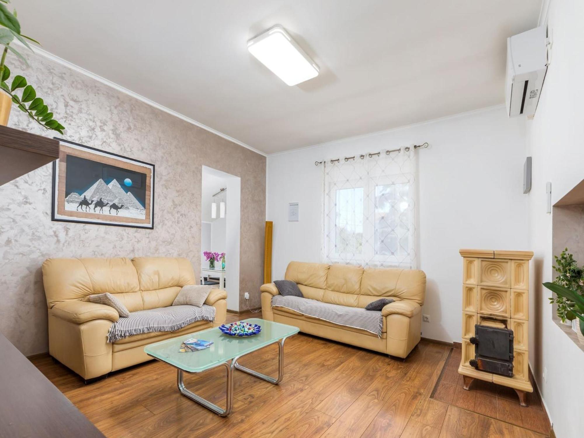 With Private Pool And Jacuzzi Pula
